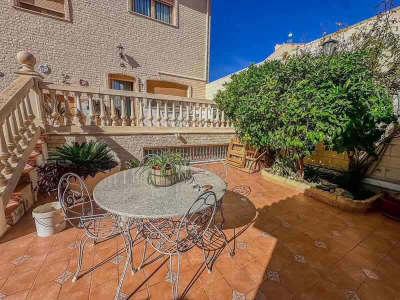 7 bedroom Villa for sale
