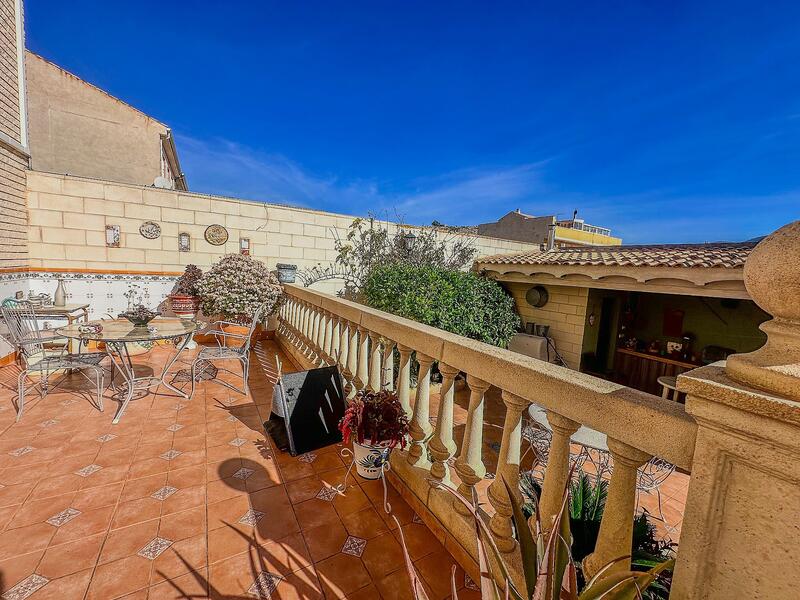 7 bedroom Villa for sale