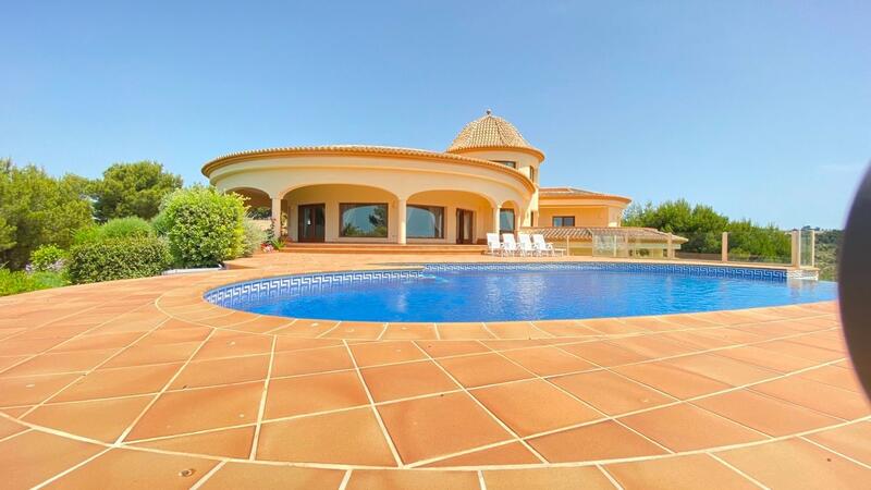 Villa til salg i Calpe, Alicante