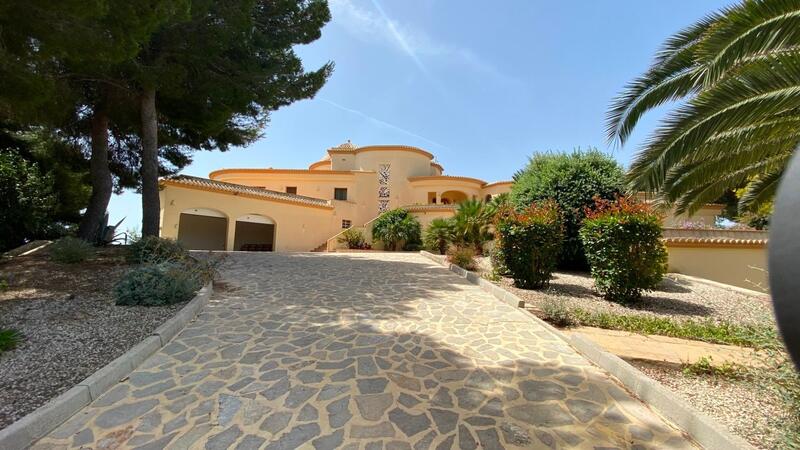 6 Cuarto Villa en venta