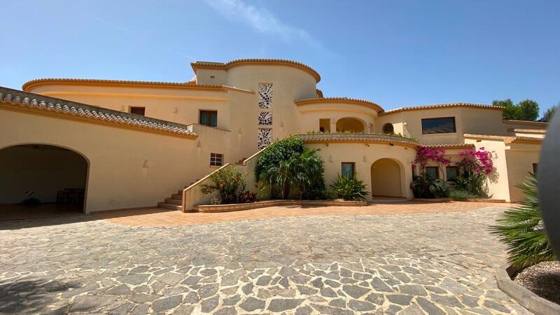 6 Cuarto Villa en venta