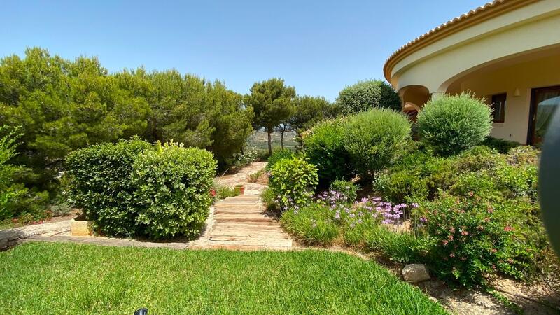 6 Cuarto Villa en venta