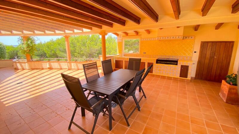 6 Cuarto Villa en venta