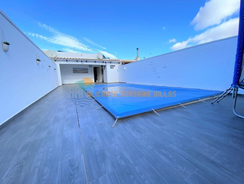4 Cuarto Villa en venta