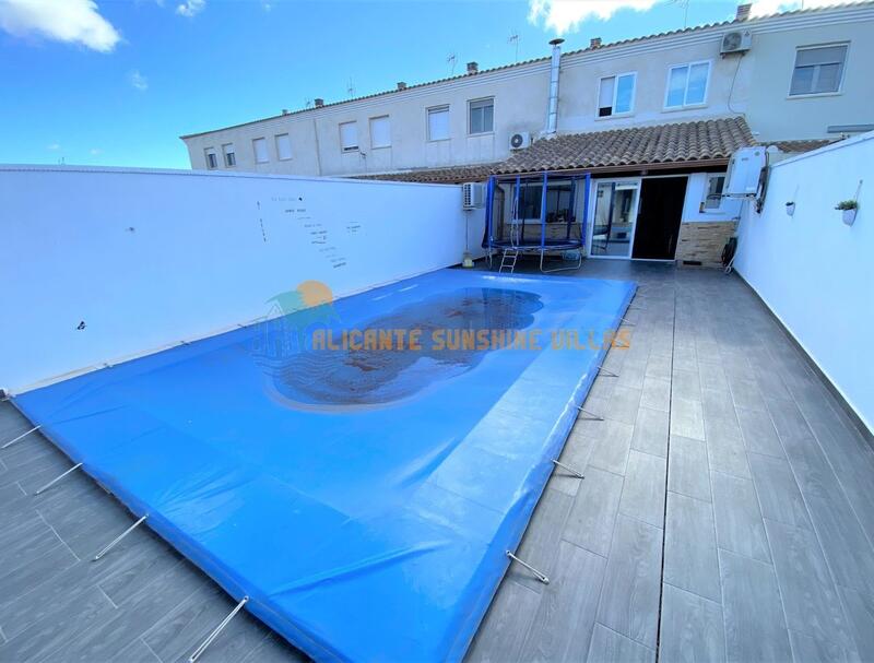 4 Cuarto Villa en venta