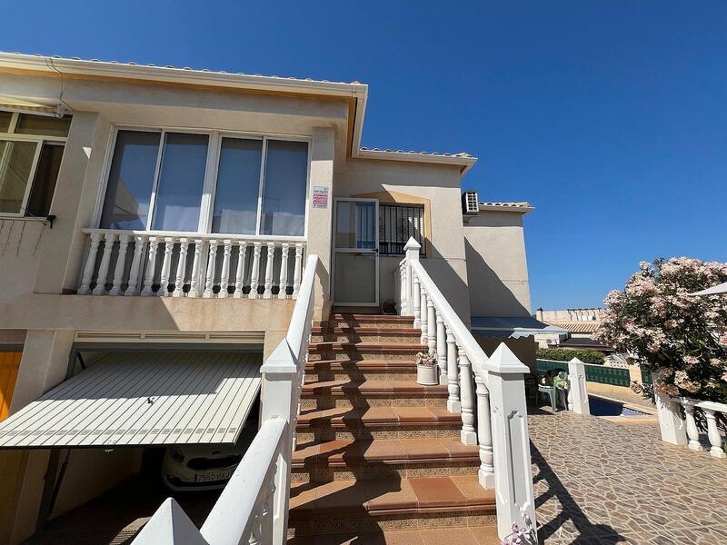 Villa for sale in Castalla, Alicante