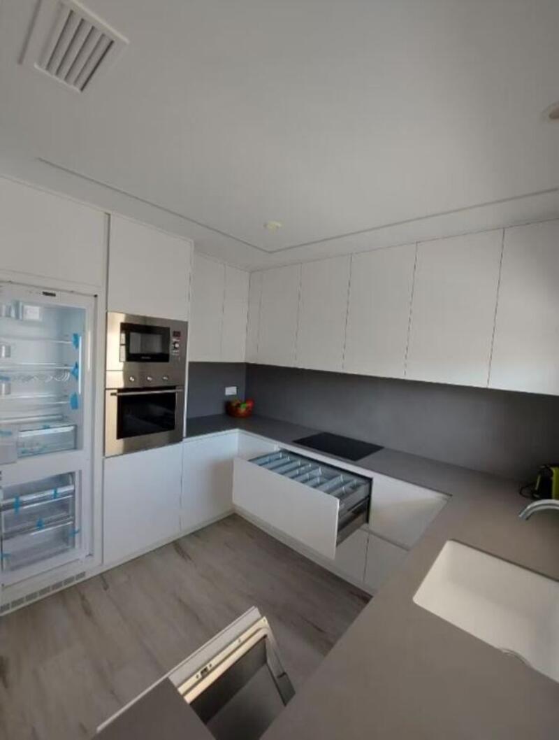 4 slaapkamer Gezinswoning Te koop