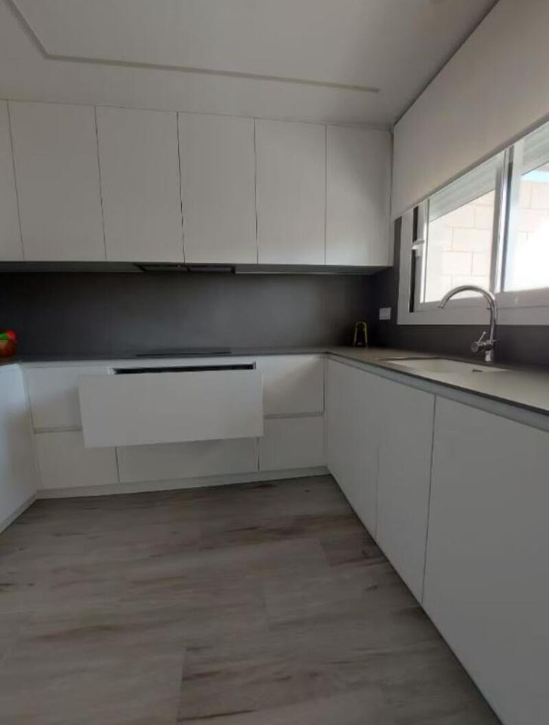 4 slaapkamer Gezinswoning Te koop