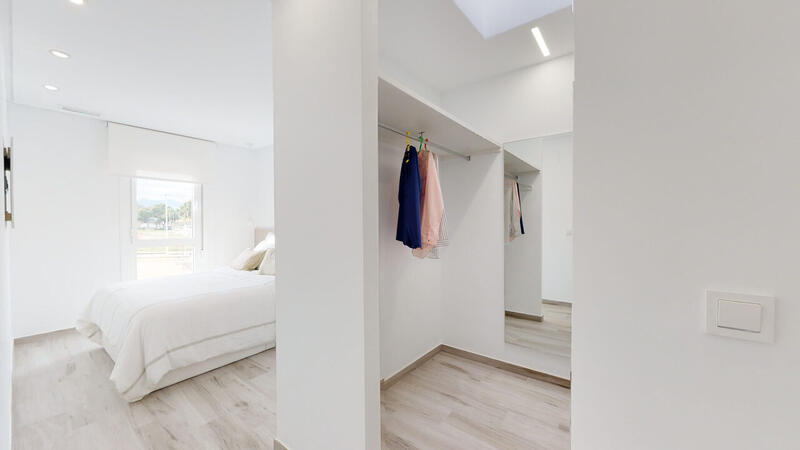 4 slaapkamer Gezinswoning Te koop