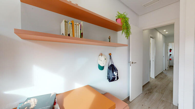 4 slaapkamer Gezinswoning Te koop