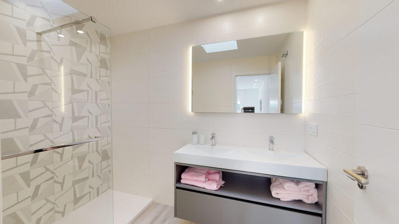 4 slaapkamer Gezinswoning Te koop