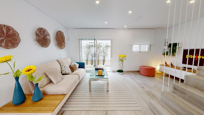 4 slaapkamer Gezinswoning Te koop