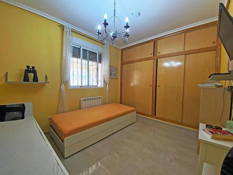 3 спальная комната вилла продается