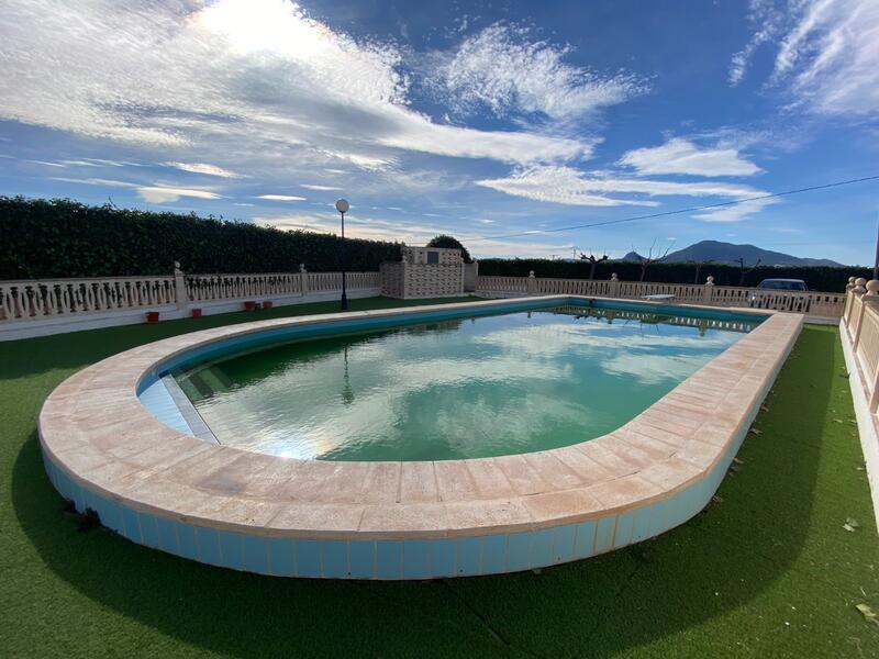4 bedroom Country House for sale