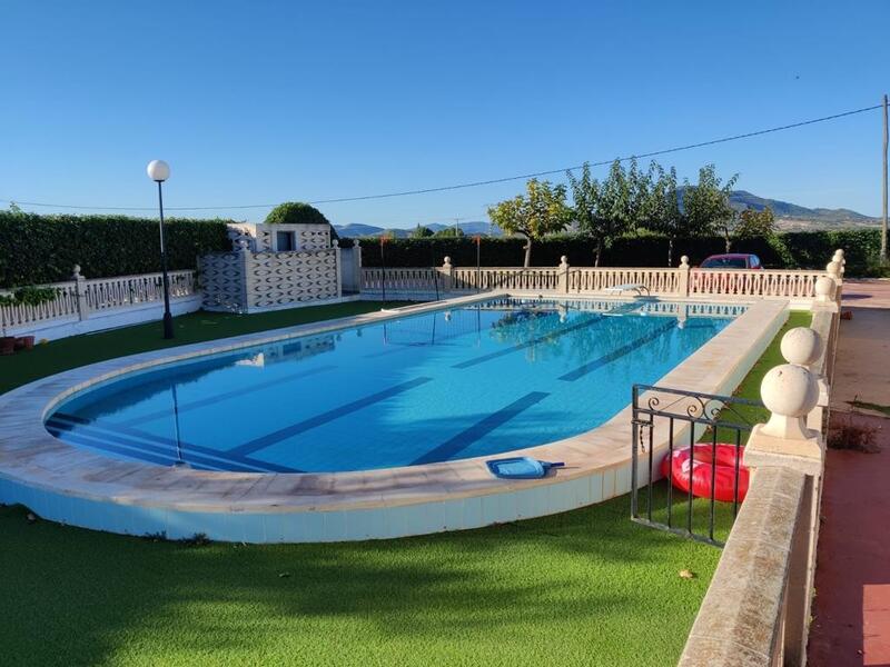 4 bedroom Country House for sale