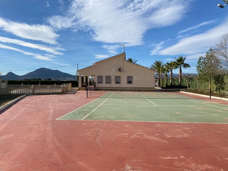 4 bedroom Country House for sale