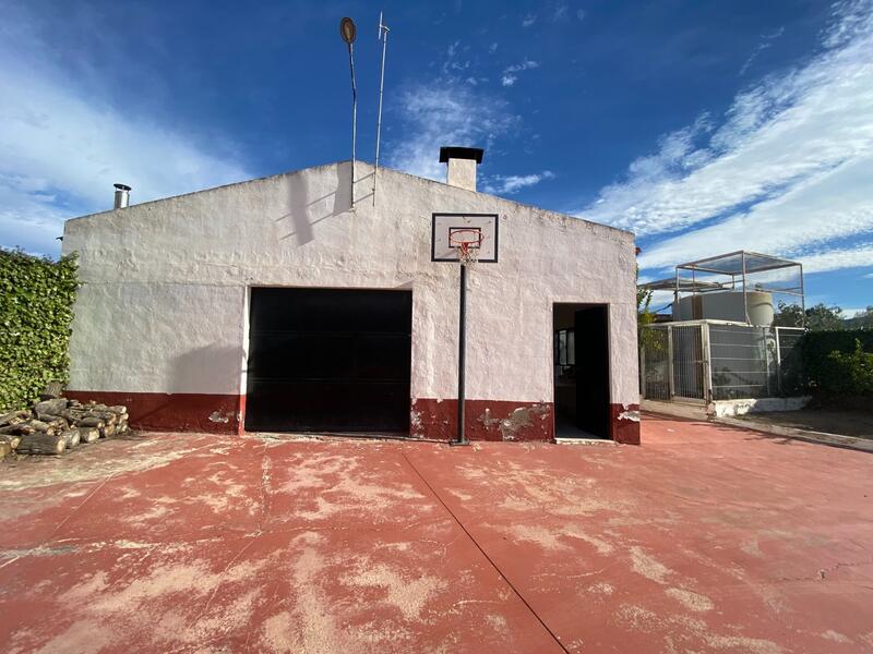 4 bedroom Country House for sale