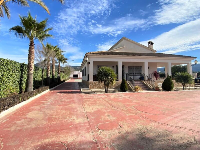 4 bedroom Country House for sale