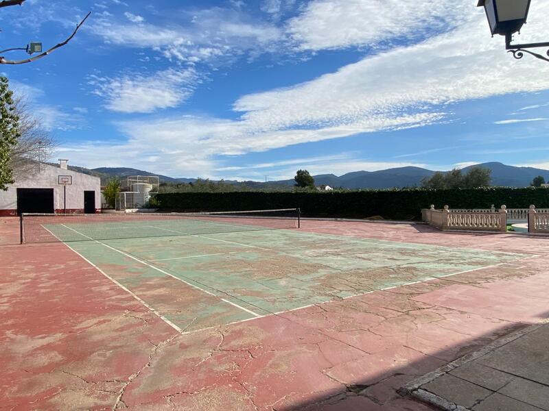 4 bedroom Country House for sale