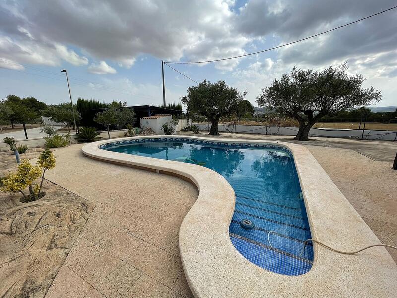 4 Cuarto Villa en venta