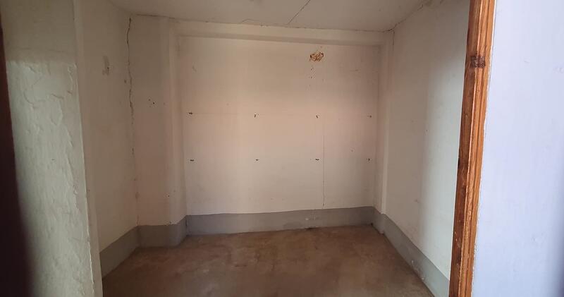 5 bedroom Townhouse for sale