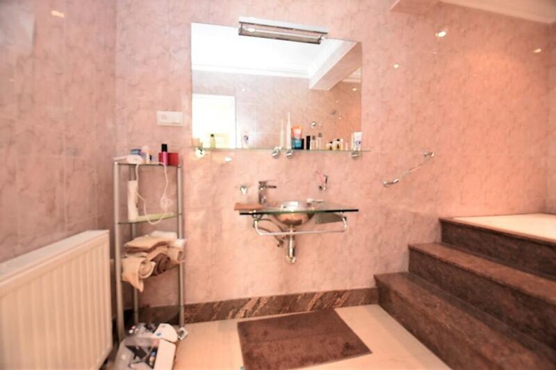 5 Cuarto Villa en venta
