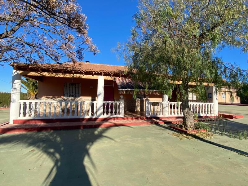 1 спальная комната вилла продается