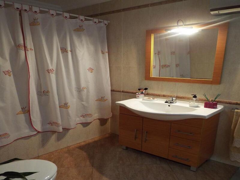 6 slaapkamer Gezinswoning Te koop