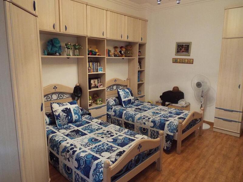 6 slaapkamer Gezinswoning Te koop