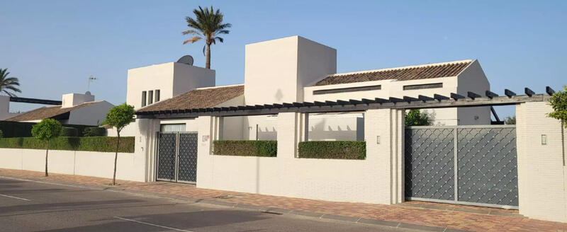 4 bedroom Villa for sale
