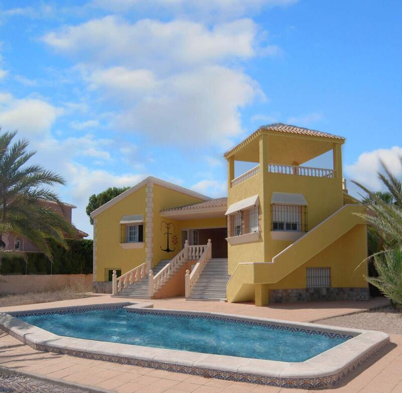 Villa for sale in La Manga del Mar Menor, Murcia