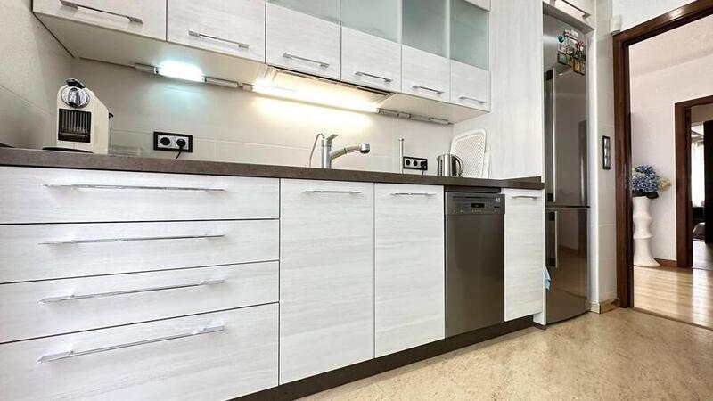 5 bedroom Apartment for sale