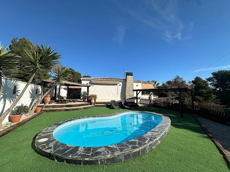 Villa for sale in Monóvar, Alicante
