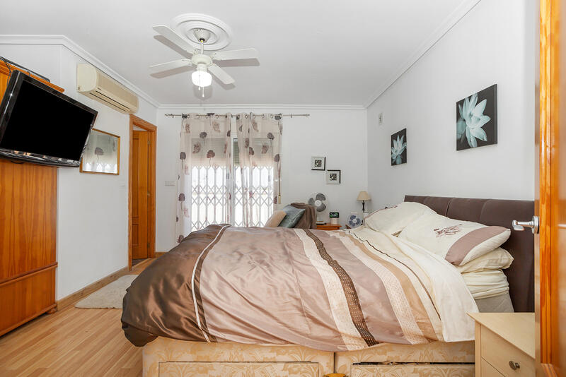 6 Cuarto Villa en venta
