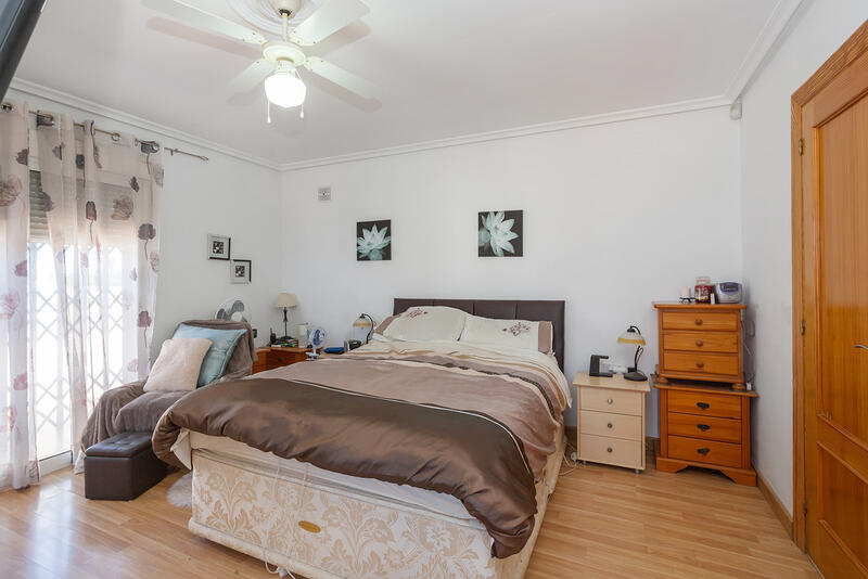 6 Cuarto Villa en venta
