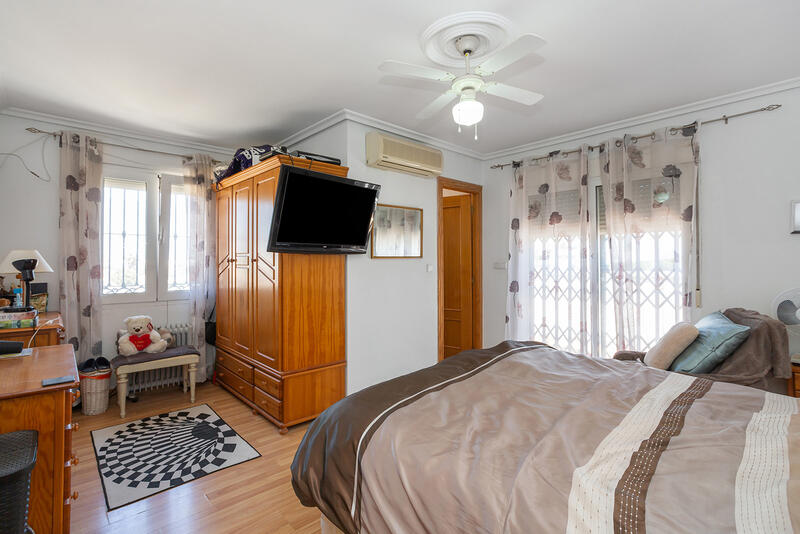 6 Cuarto Villa en venta