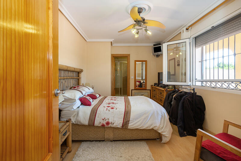6 Cuarto Villa en venta