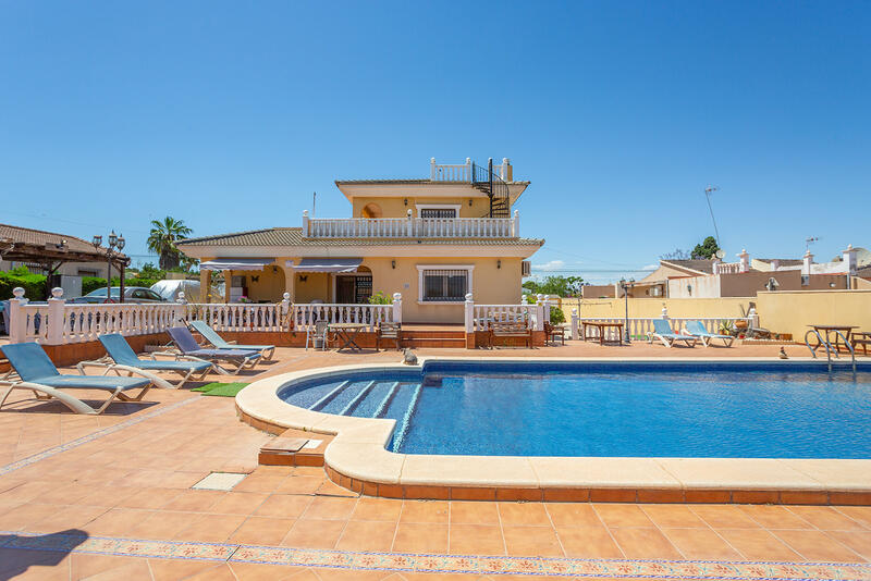 6 Cuarto Villa en venta