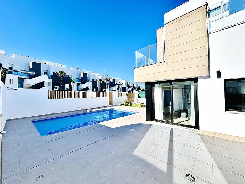 Villa en venta en Guardamar del Segura, Alicante