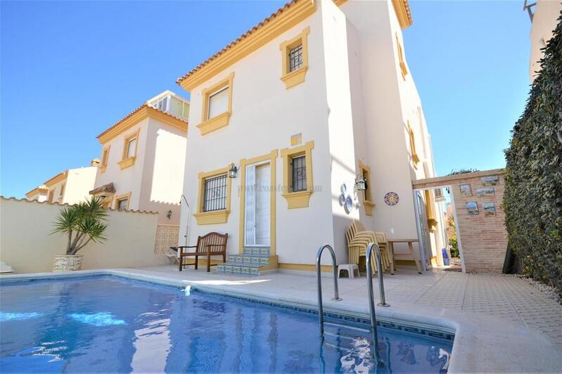 Villa Te koop in Orihuela Costa, Alicante