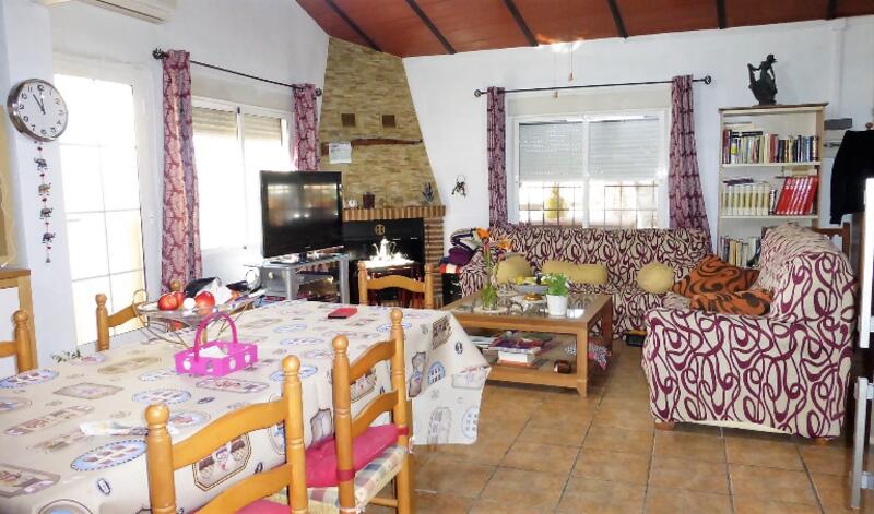 2 Schlafzimmer Landhaus zu verkaufen
