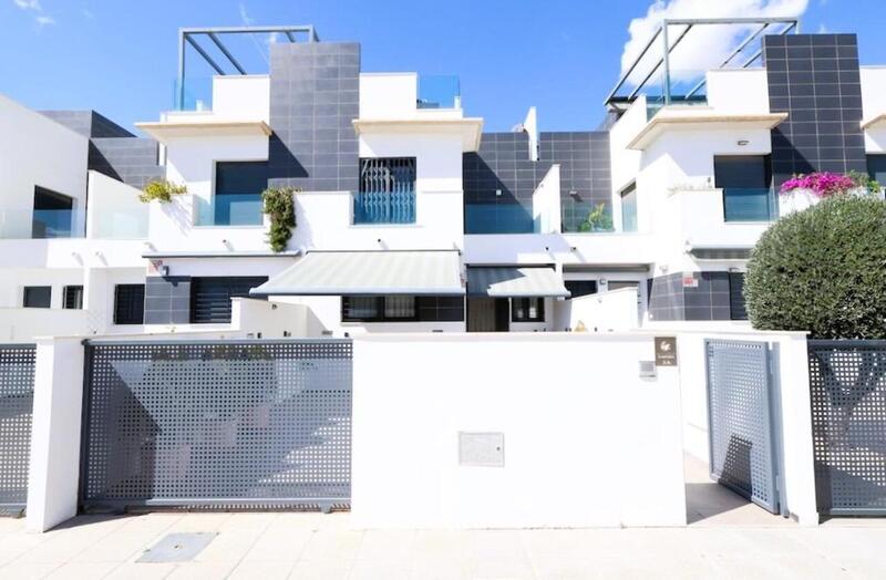 3 bedroom Townhouse for sale