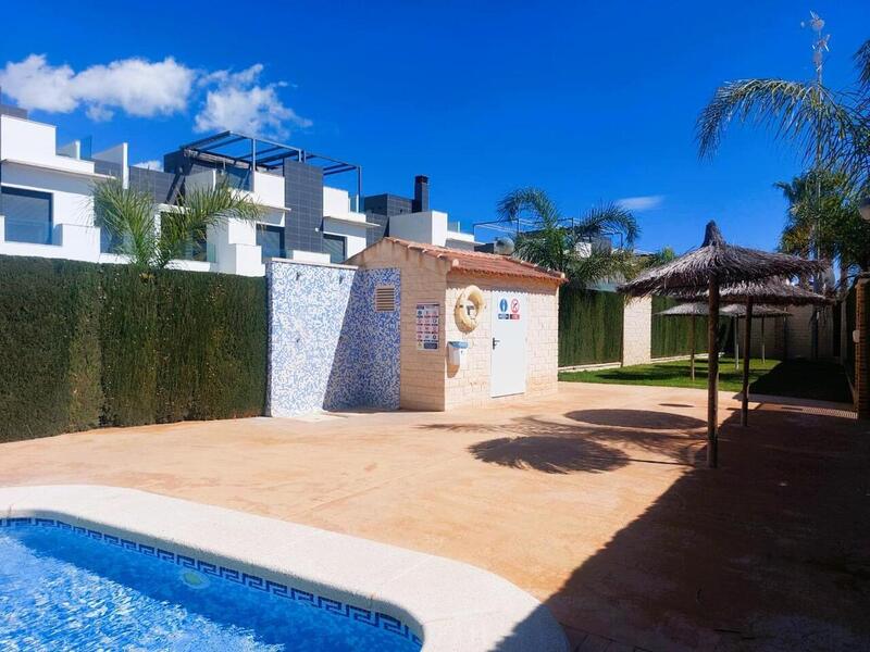 3 bedroom Townhouse for sale
