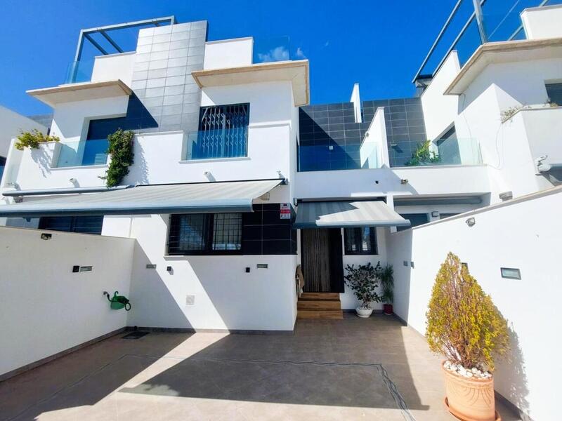3 bedroom Townhouse for sale