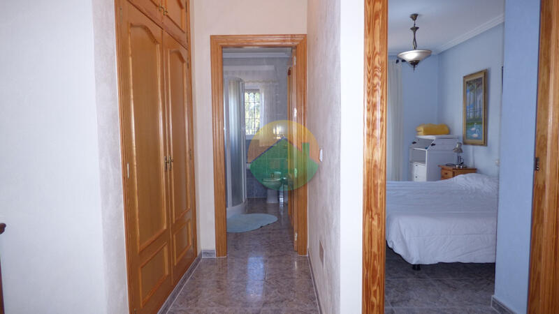 5 bedroom Country House for sale