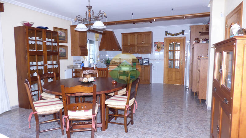 5 bedroom Country House for sale