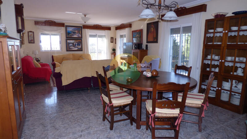 5 bedroom Country House for sale