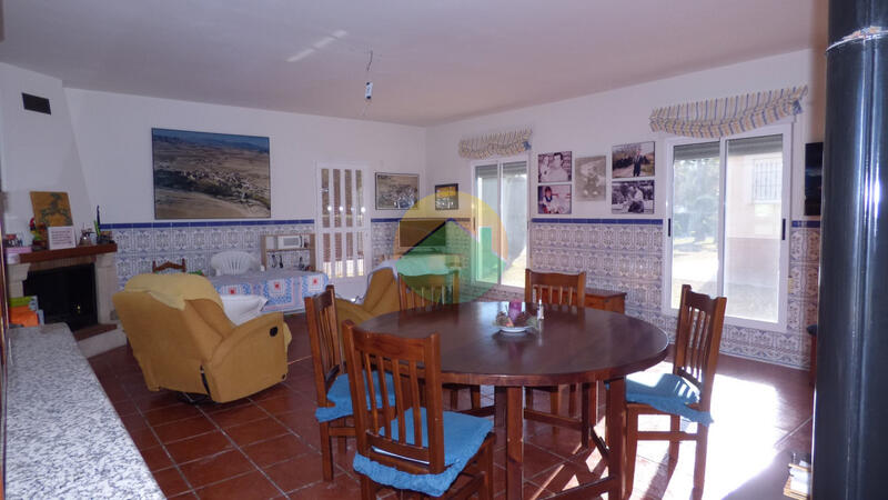 5 bedroom Country House for sale