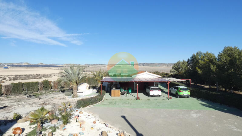 5 bedroom Country House for sale