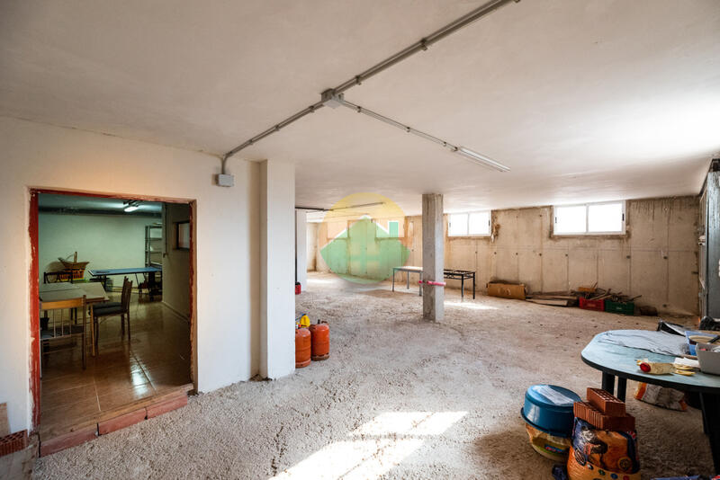4 bedroom Country House for sale